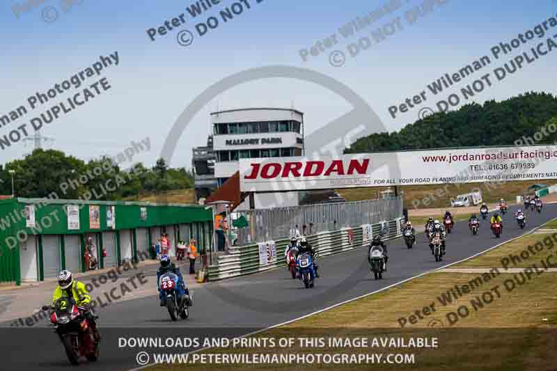 Vintage motorcycle club;eventdigitalimages;mallory park;mallory park trackday photographs;no limits trackdays;peter wileman photography;trackday digital images;trackday photos;vmcc festival 1000 bikes photographs